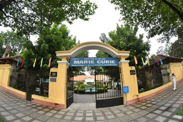 Đánh giá Trường THPT Marie Curie Có Tốt Không